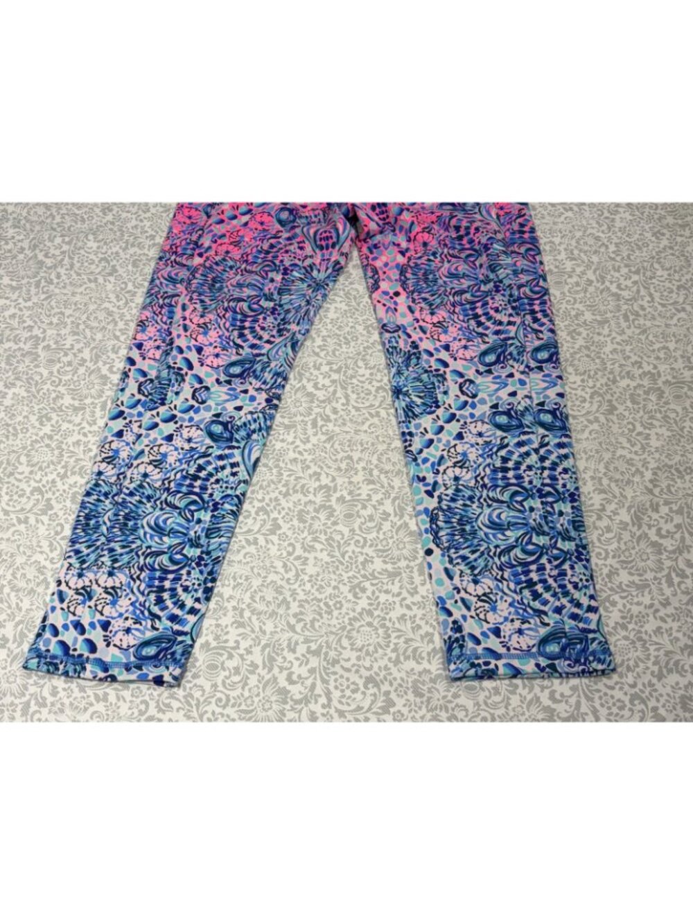Lilly Pulitzer Luxletic Leggings Womens M Navy Floral Seashell Crop Pink Blue - Picture 10 of 11